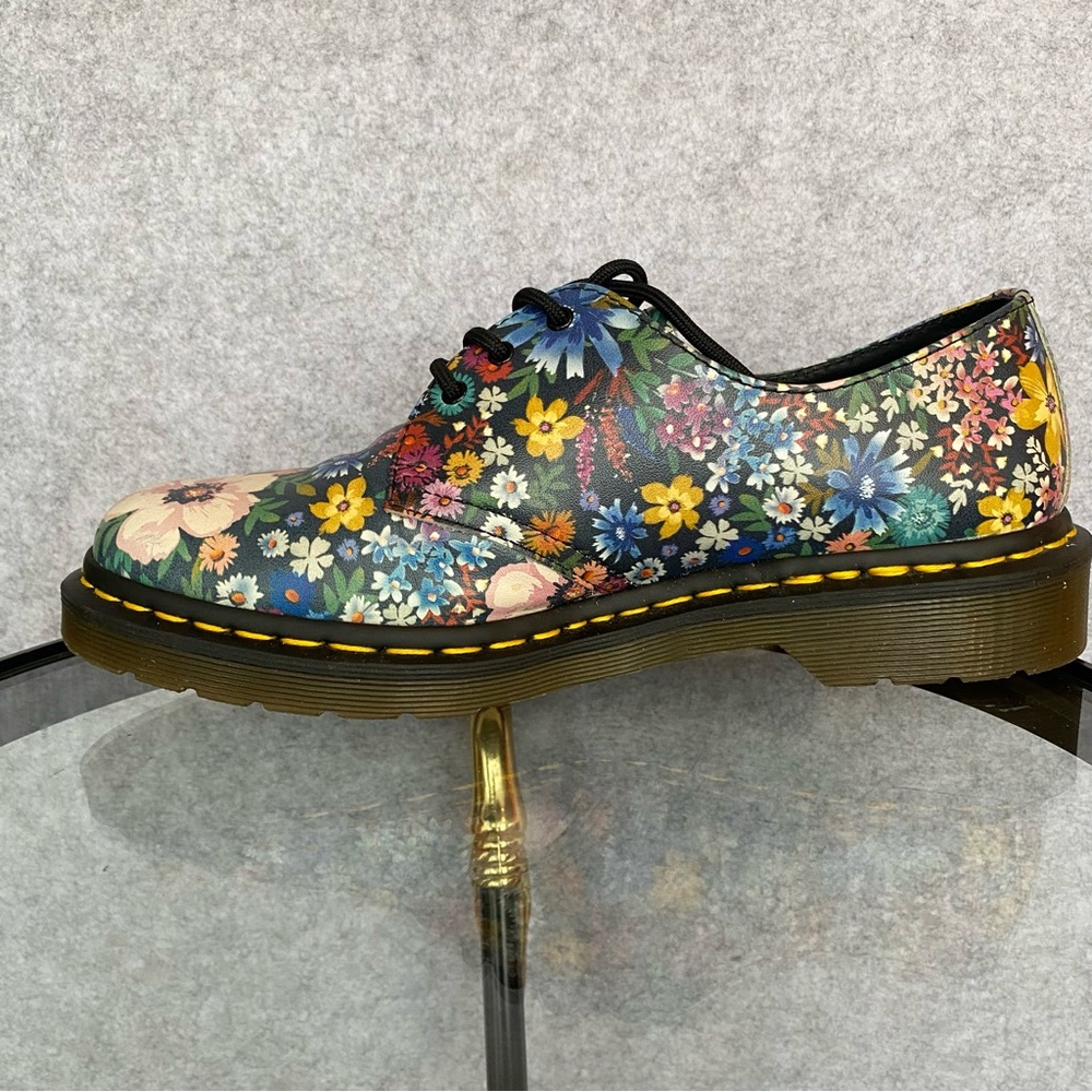 D23 Dr Martens Wanderlust Oxford 9 - Picture 3 of 16